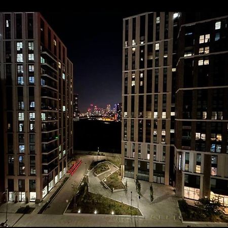 2 Bed Apartment Close To Station With Parking London Exteriör bild